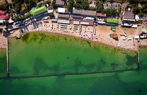 Вода в море на пляжах Одессы чистая
