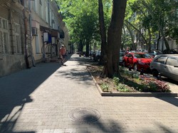 В центре Одессы закончили ремонтировать тротуары на Нежинской