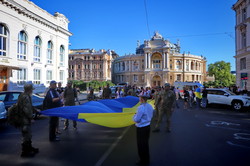 По Одессе прошел марш защитников Украины (ФОТО)