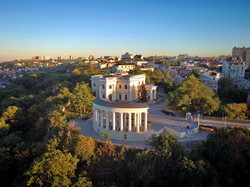Воронцовскую колоннаду в Одессе передали городскому управлению охраны памятников (ВИДЕО)
