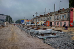 В Одессе на Новощепном Ряду начался очередной этап укладки трамвайных путей (ФОТО)