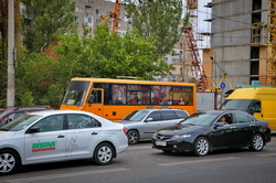 В Одессе из-за карантина увеличили количество  трамваев и автобусов на маршрутах (ФОТО)