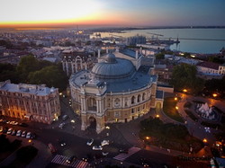 Оперный театр в Одессе отмечает юбилей (ФОТО, ВИДЕО)