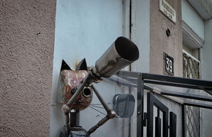 В Одессе появилась оригинальная кошачья скульптура (ФОТО)