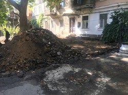В Одессе ремонтируют старые дворики на Коблевской (ФОТО)