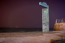 Красный прилив и светящееся море в Одессе (ФОТО)