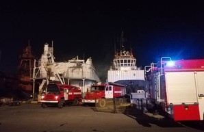 Пожар в Одесском порту: горела плавмастерская