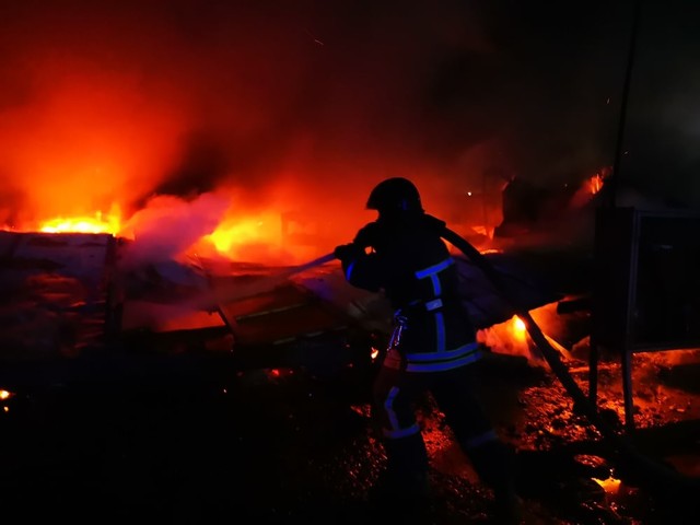 Ночью в Одессе горел склад на Пересыпи