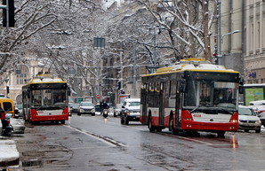В Одессе проезд в общественном транспорте остался прежним, во многих других городах дорожает
