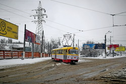Как снежный циклон в Одессе мешает работе транспорта (ФОТО, ВИДЕО)