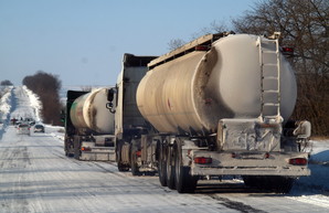 Автотрассы в Киевской области закрыли для грузовиков, в том числе дорогу на Одессу