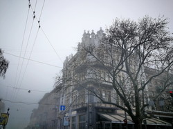 Одессу окутал очень густой туман (ФОТО)