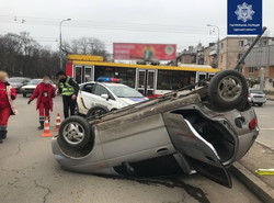 В Одессе микролитражка врезалась в троллейбус (ФОТО)