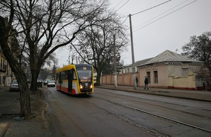 В Одессе приступают к залатыванию ям на дорогах