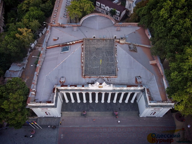 В Одессе показали Думскую площадь и здание мэрии с высоты (ФОТО, ВИДЕО)