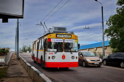 Как в Одессе ходили троллейбусы по Ивановскому путепроводу (ФОТО)