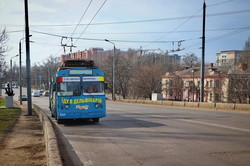 Как в Одессе ходили троллейбусы по Ивановскому путепроводу (ФОТО)