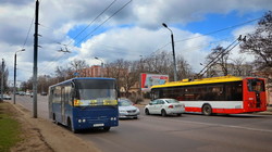 Как в Одессе ходили троллейбусы по Ивановскому путепроводу (ФОТО)