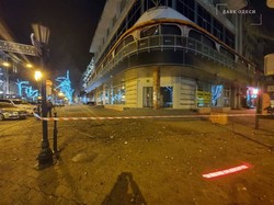 В Одессе начало рушиться здание на углу Дерибасовской и Екатерининской