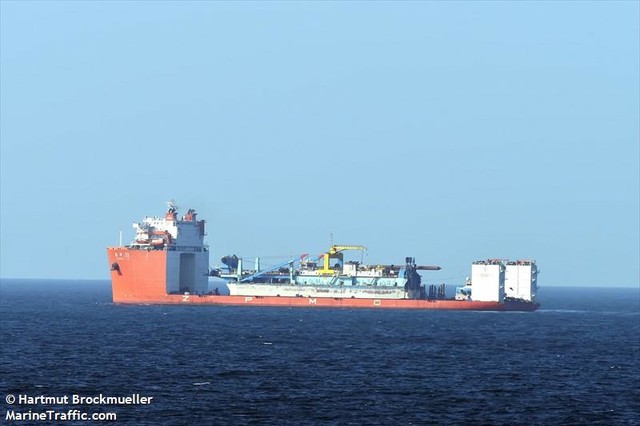 В порт Черноморск прибыло необычное грузовое судно