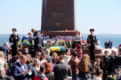 В Одессе отметили день Победы: с возложением цветов и драками (ВИДЕО)