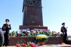 В Одессе отметили день Победы: с возложением цветов и драками (ВИДЕО)