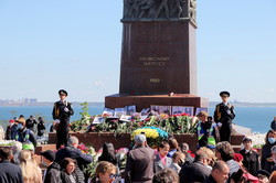 В Одессе отметили день Победы: с возложением цветов и драками (ВИДЕО)