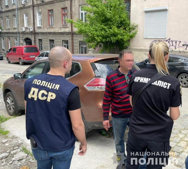В Одессе задержали чиновника при получении взятки