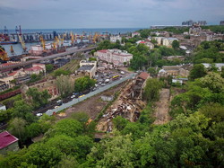 В Одессе снесли одно из старейших зданий города с 200-летней историей (ВИДЕО)