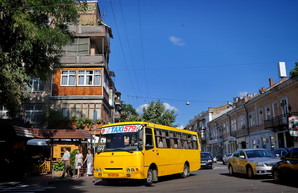 В Одессе меняют путь в центре города сразу три маршрута автобусов