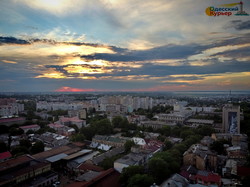 Как выглядит Одесса под надвигающимися грозовыми тучами (ФОТО, ВИДЕО)