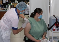 В Одессе прививки от коронавируса за день получили почти 2900 человек