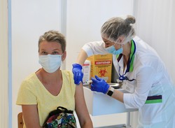В Одессе во время массовой вакцинации прививки от ковида получили 2899 человек (ВИДЕО)