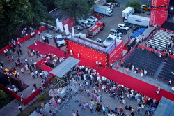 Как закрывался Одесский кинофестиваль: красная дорожка, награждение и фильмы под Луной на Потемкинской лестнице (ФОТО, ВИДЕО)