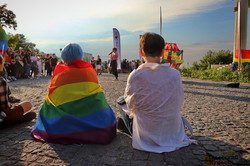 По Одессе прошел марш ЛГБТ: радикалы не смогли его остановить (ФОТО, ВИДЕО)