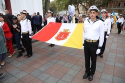День города в Одессе: подняли флаг у мэрии и возложили цветы к памятникам основателям города