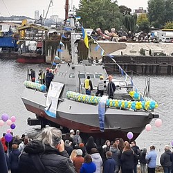 Для ВМС Украины спустили на воду новый бронекатер