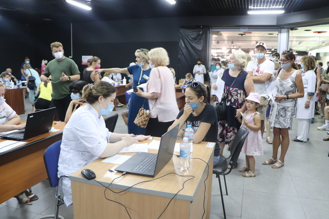 В Одессе открывают новые центры массовой вакцинации от COVID-19 (ВИДЕО)