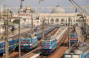 В праздничные дни в Одессу запускают дополнительные пассажирские поезда (ВИДЕО)