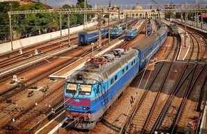 Карантин: пассажиров просят приезжать на железнодорожные вокзалы заранее