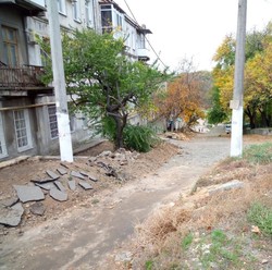 В Одессе начали ремонтировать лестницу около Дюковского парка