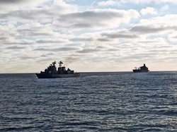 Украинский флот провел учения с американским флагманом (ФОТО)