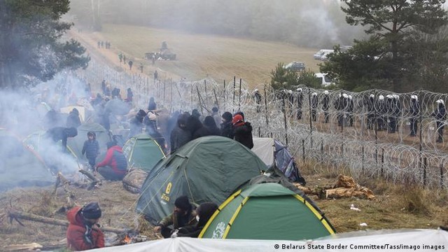 В северных областях Украины могут ввести чрезвычайное положение из-за "кризиса мигрантов" на границе с Беларусью