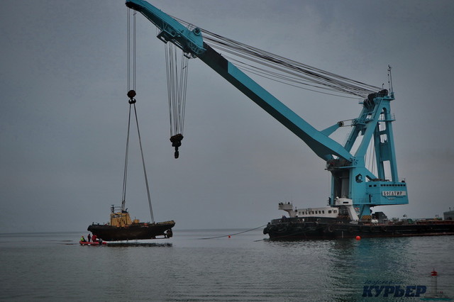 Под Одессой отремонтировали самый мощный морской портовый плавучий кран (ВИДЕО)