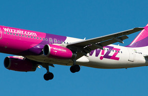 Авиакомпания WizzAir отменяет почти все авиарейсы из Украины