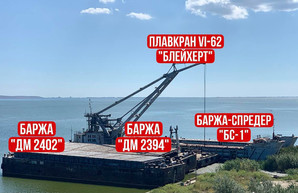 В порту Белгорода-Днестровского продали баржи и плавкран чтобы рассчитаться с долгами по зарплате