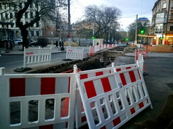 Как в Одессе ремонтируют водопровод в центре города (ФОТО)