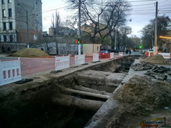 Как в Одессе ремонтируют водопровод в центре города (ФОТО)