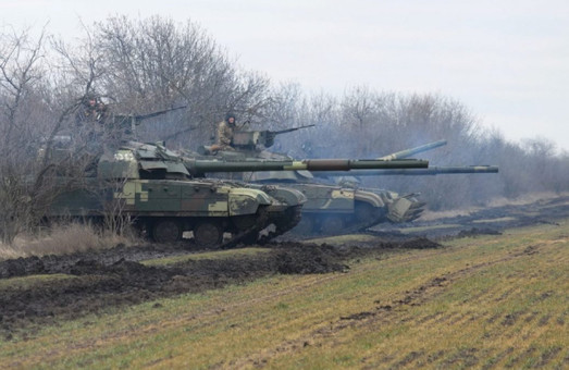 Россия проводит танковые учения в оккупированном Крыму