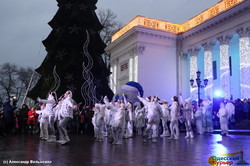 В Одессе зажгли главную городскую елку: уникальное видео с высоты